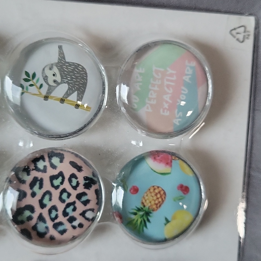 6-Pack of Glass Magnets, New With Tags - Picture 3 of 4